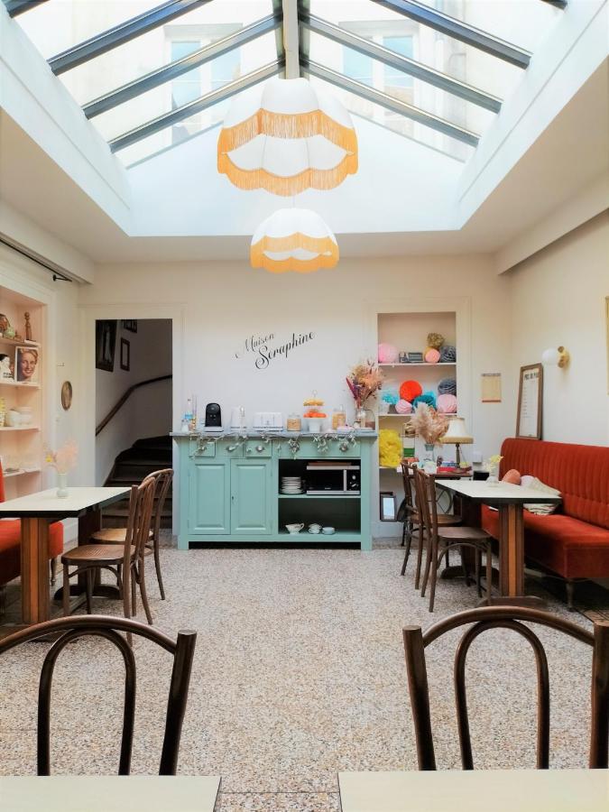 Couette-café Maison Séraphine - - *